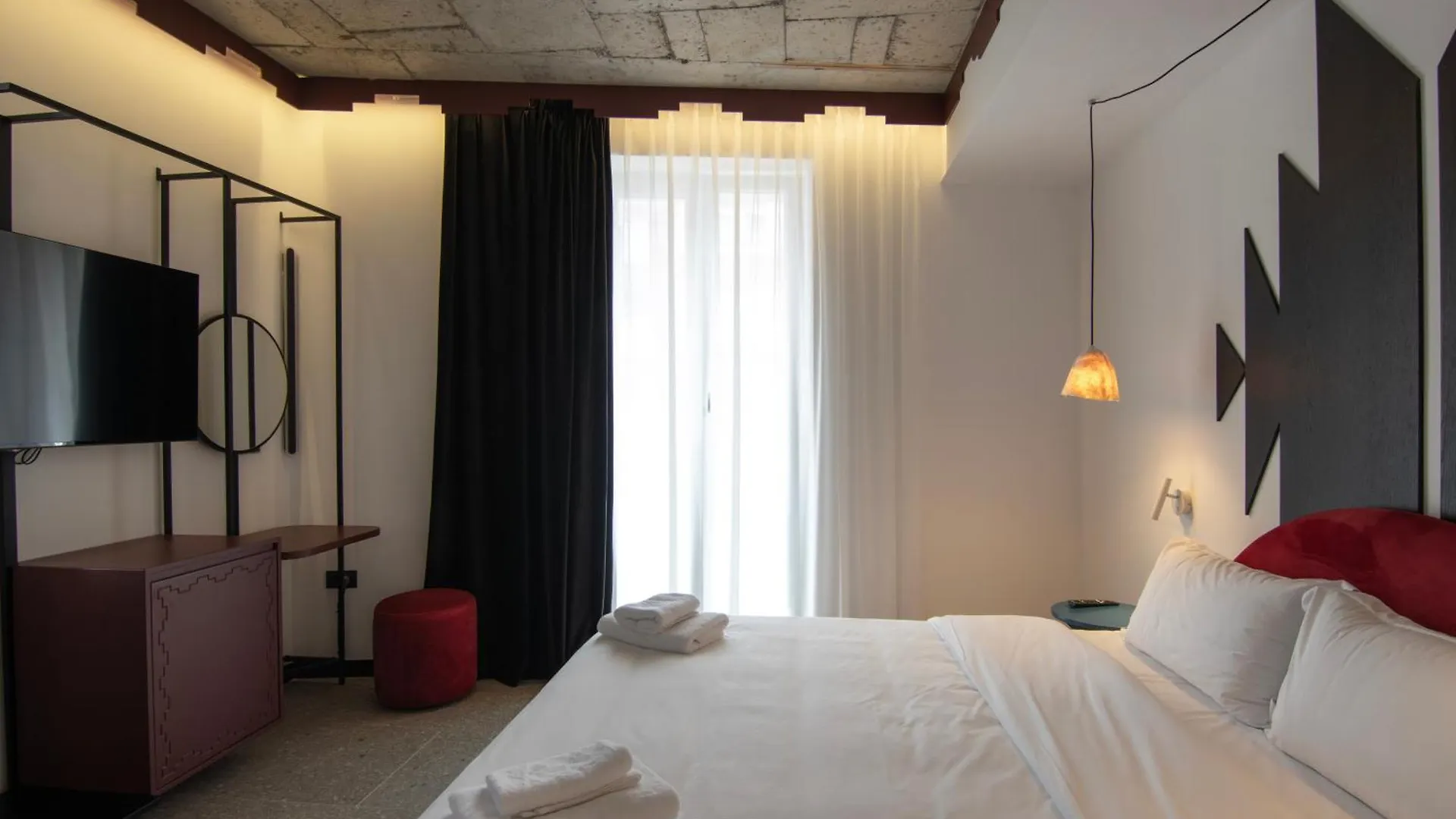 Bazaar Hotel ティラナ アルバニア