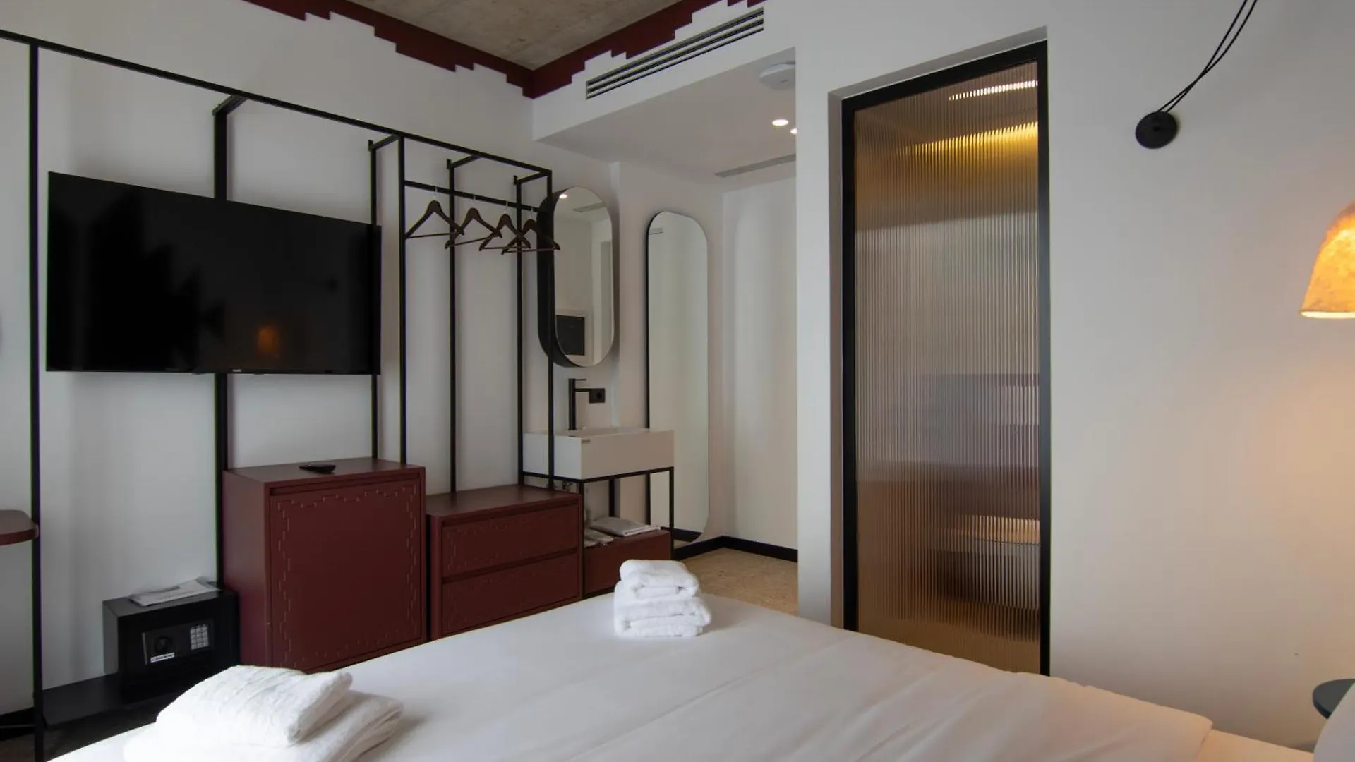 Bazaar Hotel ティラナ