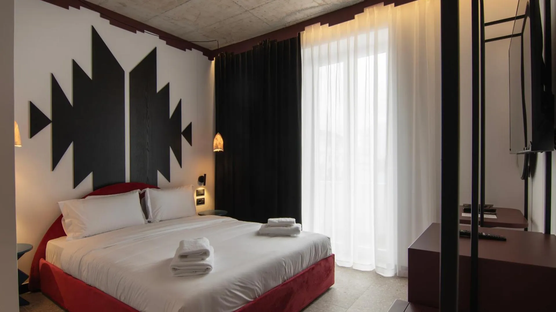Bazaar Hotel ティラナ