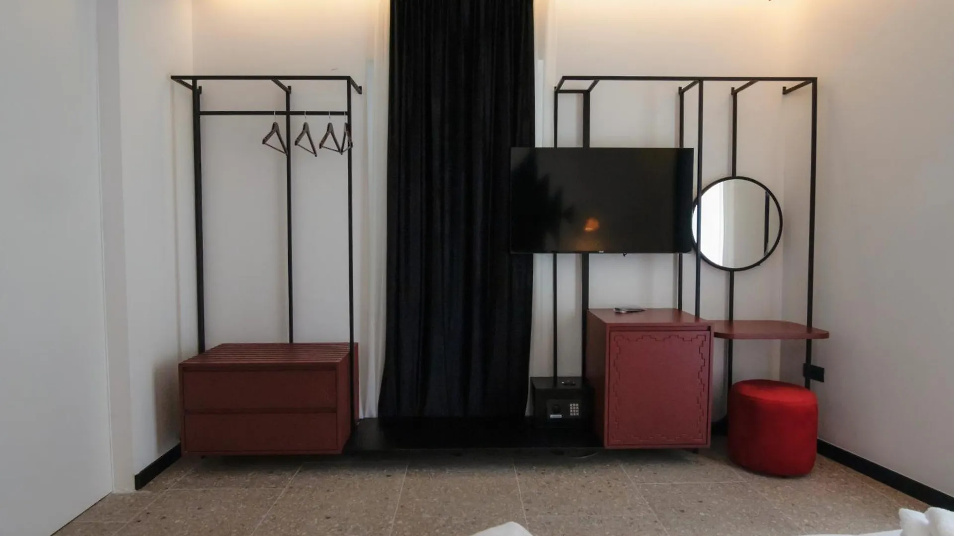 Bazaar Hotel ティラナ